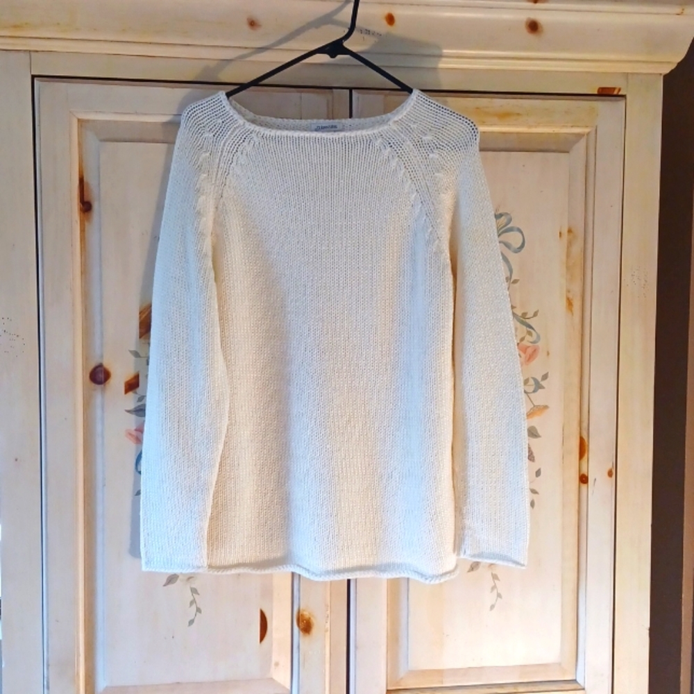 Women's sweater